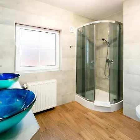 Wilczy Wodospad Dağ evi